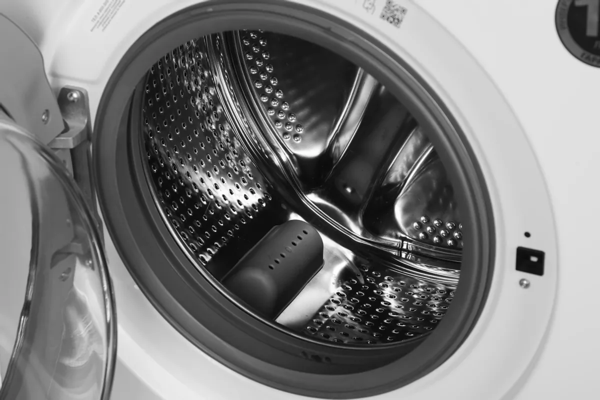 Стиральная машина Beko WSRE7612XAWI Стиральная машина Beko WSRE7612XAWI — Внешний вид с другого ракурса
