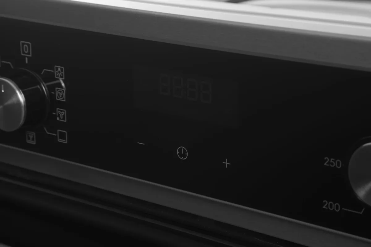 Духовой шкаф Electrolux EOF5H50BX Духовой шкаф Electrolux EOF5H50BX — Внешний вид с другого ракурса